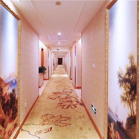 Vienna International Hotel Yantai Changjiang Road Xingyi Square Branch Eksteriør billede