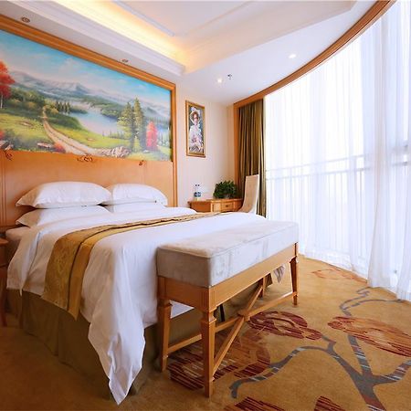 Vienna International Hotel Yantai Changjiang Road Xingyi Square Branch Eksteriør billede