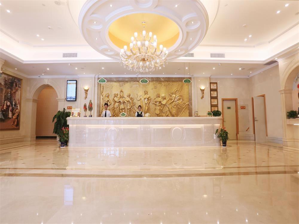 Vienna International Hotel Yantai Changjiang Road Xingyi Square Branch Eksteriør billede