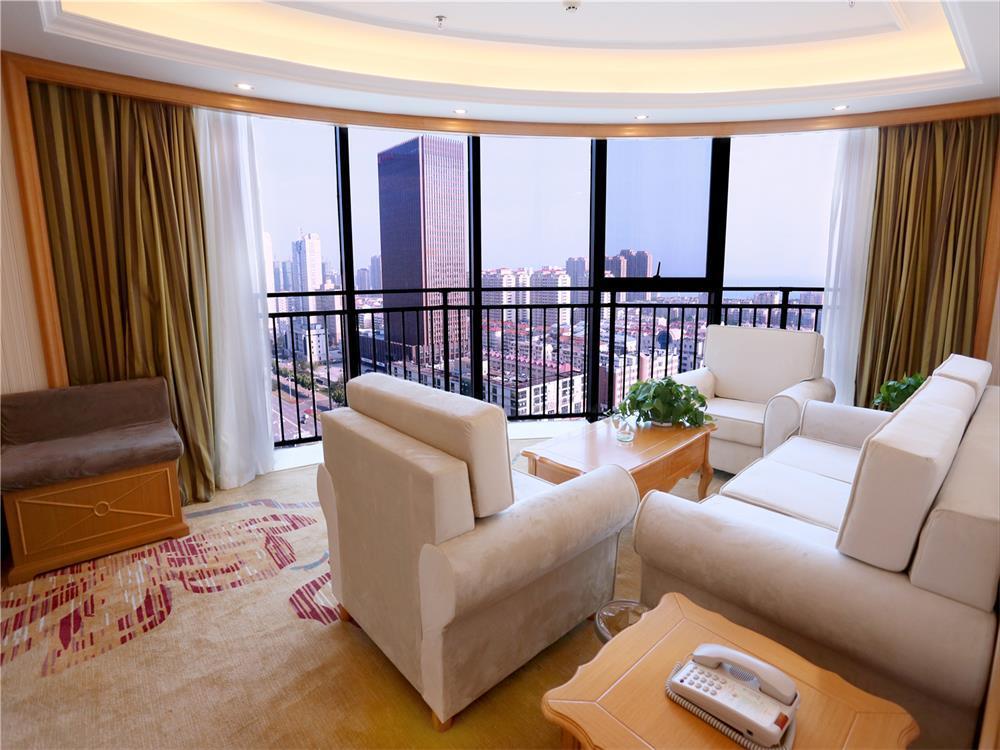 Vienna International Hotel Yantai Changjiang Road Xingyi Square Branch Eksteriør billede