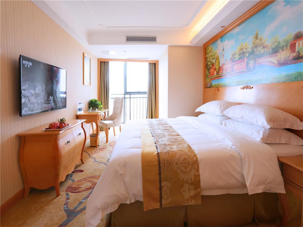 Vienna International Hotel Yantai Changjiang Road Xingyi Square Branch Eksteriør billede